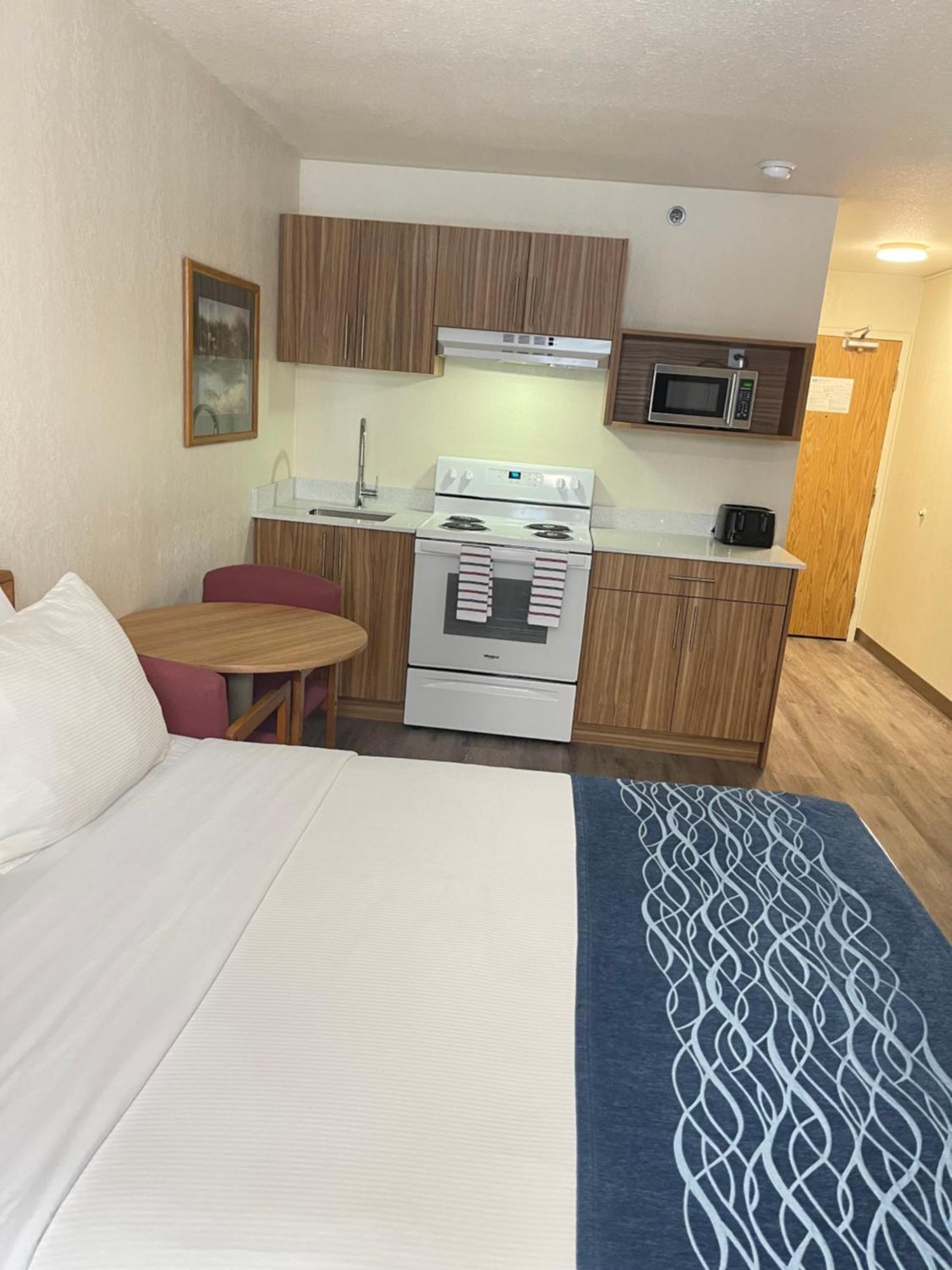 Rodeway Inn 3*
